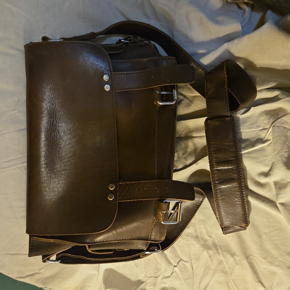 Vagabond Traveler Leather Messenger Should Bag Drk Brown